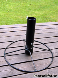 Stabil parasollfot på altan
